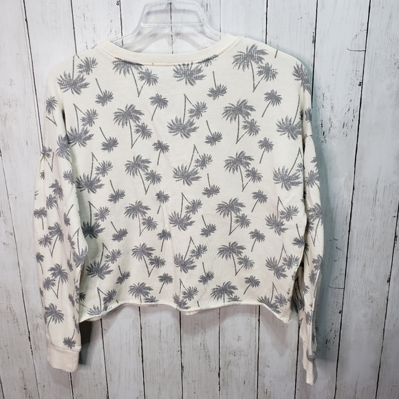 Zoe + Liv Women's Cropped Palm Tree Print Ivory - Picture 6 of 6